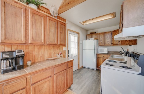 Wilburn Cabin | River front house for ten