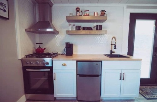 Free Soil House | RIVER FRONT-Pet Friendly-Couples-Nature-Firepit