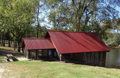 Lydia Cabin | River Lodge on the Pee Dee River - Sleeps 20 - Great for Large Groups - Free Golf!