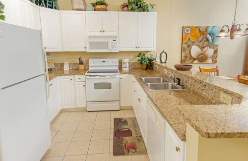 Carolina Forest Hotel | River Oaks Resort