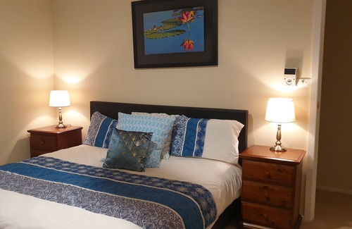 South Yunderup House | River Paradise - Great pet friendly Summer getaway 1 hour from Perth