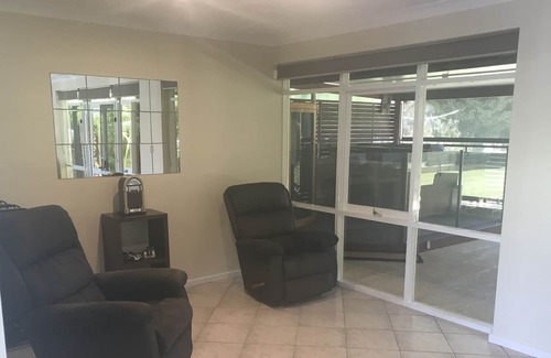 South Yunderup House | River Paradise - Great pet friendly Summer getaway 1 hour from Perth