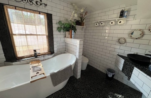 Tampa Resort | River Resort unique nature space with Swimspa, 15min to the airport, Pole Poker