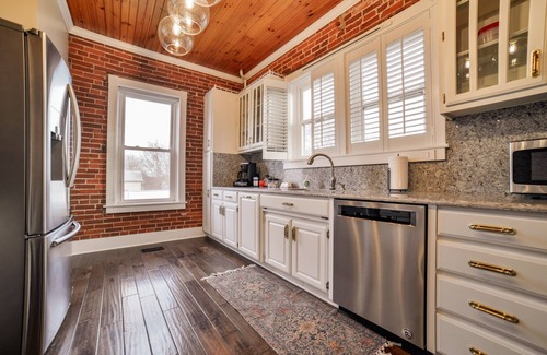 Cape Girardeau Apartment | River's Dusk - Modernized Historic Home - River Views - King Bed - Fast Wifi