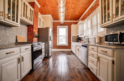 Cape Girardeau Apartment | River's Dusk - Modernized Historic Home - River Views - King Bed - Fast Wifi