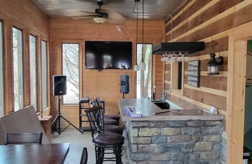 Charleston Cabin | River's Edge on the Hiawassee River