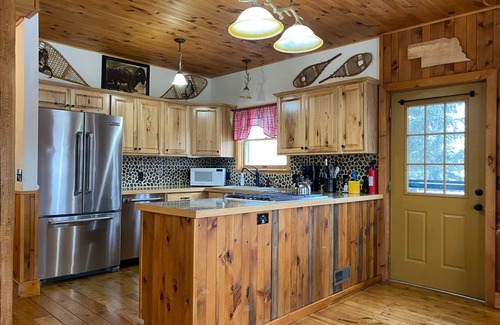 Woods Landing-Jelm Cabin | River's Edge Cabin - Newly Remodeled - On the Big Laramie River