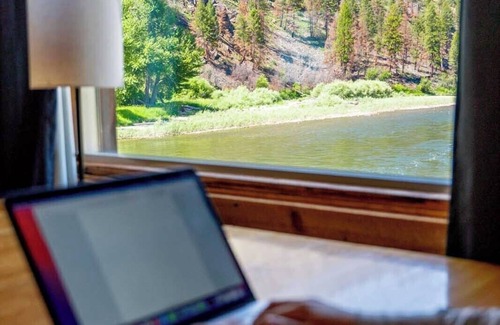 North Fork Hotel | River's Fork Lodge