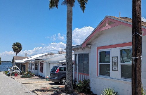 Historic Braden Castle Cottage | River view cottage in historic Braden Castle 55+ community