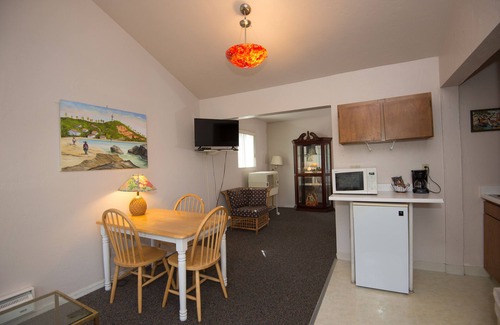 Northwood Hotel | River View Garden Resort