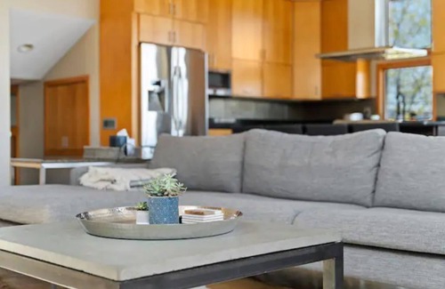 Wheeler House | Rivera House-fun and comfort steps from the beach