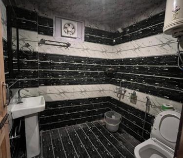 Vashist Bed & Breakfast | Riverbed Stays And Little Tibet Cafe