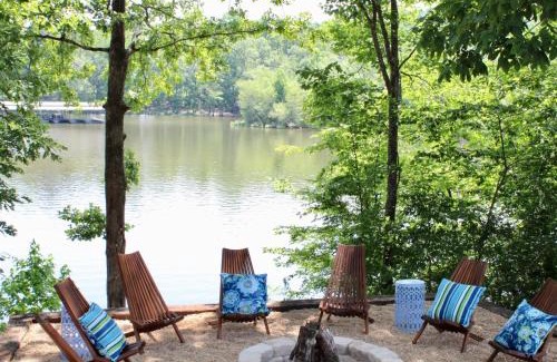 Crane Hill House | Riverbend Ranch for Family Fun on Smith Lake! Dogs welcome!