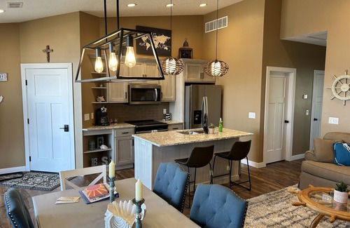 Port Byron Condo | Riverboat Paradise