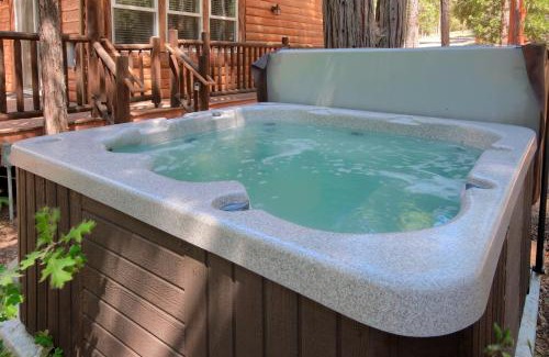 North Wawona House | Rivercrest Lodge with Hot Tub-Pool Table-Firepit