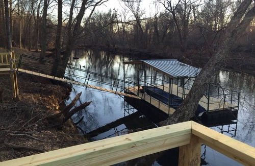 Wilburn Cabin | Riverfront Cabin on Exclusive Jon's Pocket!