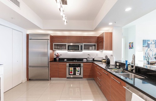Edgewood Condo | Riverfront, Community Pool/Spa, 8th Floor -3 Bedroom with Den, Highrise Condo!