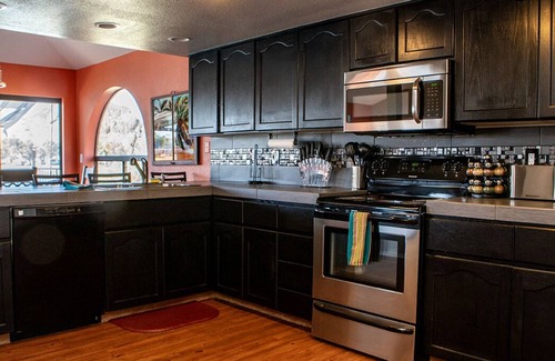 Parker Dam House | Riverfront Escape 3BD right on the water!