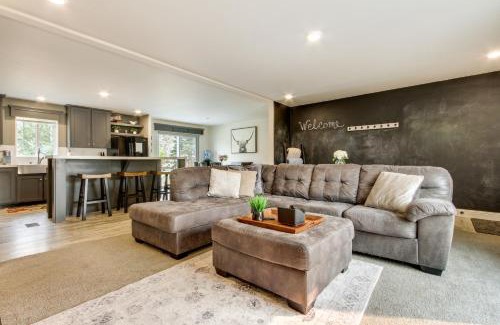 Helena House | Riverfront Helena Retreat with Small Dock and Kayaks!