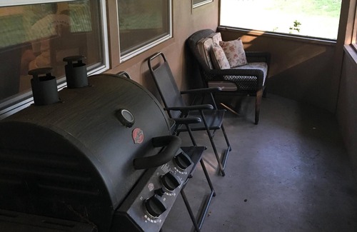 Satsuma House | Riverfront house w/2 docks and boathouse sleeps 7