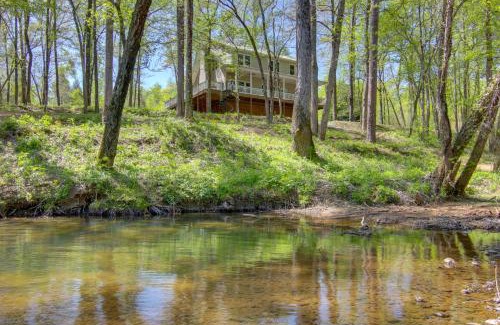 Rutherfordton House | Riverfront Lake Lure Lodge with Deck on 13 Acres