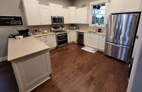 Camden House | Riverfront Property - HOUSE & SUITE - Faith Based