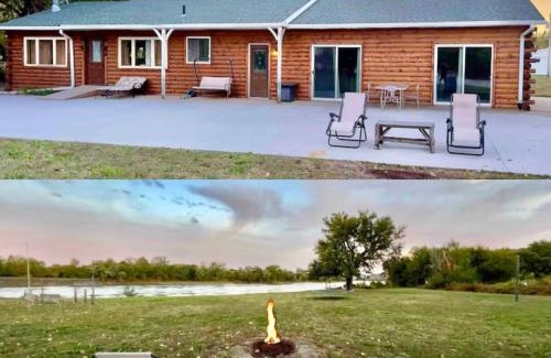 St. Joseph House | Riverfront Studio Cabin with Best View and Huge Yard