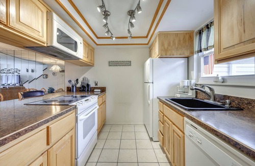 Welaka Condo | Riverfront Weleka Condo w/Dock & Pool Access