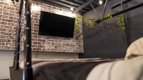 Niles Hotel | Rivers Edge Lofts - Unit 5