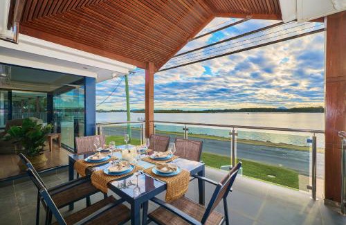 Port Macquarie House | Riverside Luxury