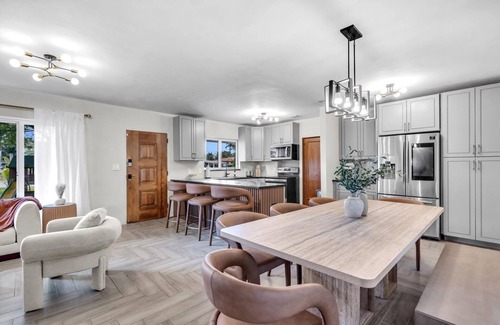 Golden Glades House | Riverside Oasis w/Pool & Pickleball Court