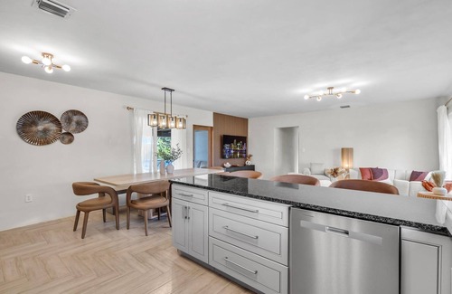 Golden Glades House | Riverside Oasis w/Pool & Pickleball Court