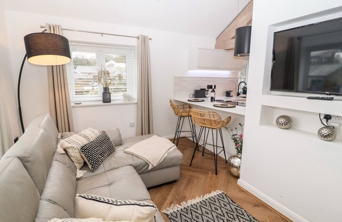 Newby Bridge Cottage | Riverside Retreat