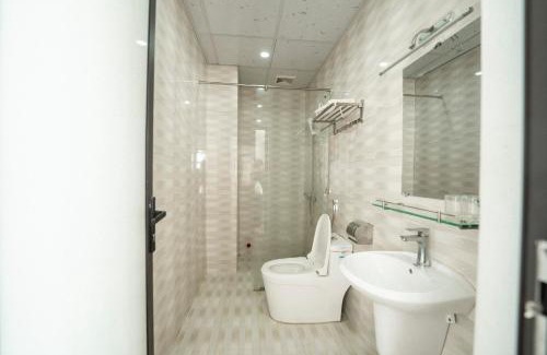 Dong Hoi Hotel | Riverside Row Apartment