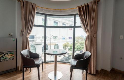 Dong Hoi Hotel | Riverside Row Apartment