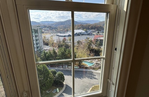 Pigeon Forge Condo | Riverstone 2BRcorner,Golf/Mtn/River/indoor pool, 5min Ripken/LeConte/Dollywood