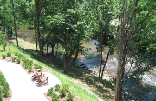 Pigeon Forge Condo | Riverstone 3BR condo, 5 min-Ripken/Dollywood/LeConte,Golf View, Indoor Pool,WiFi