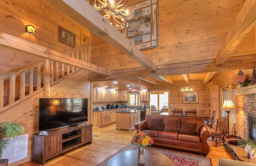 Pigeon Forge Hotel | RiverStone Condo Resort & Spa