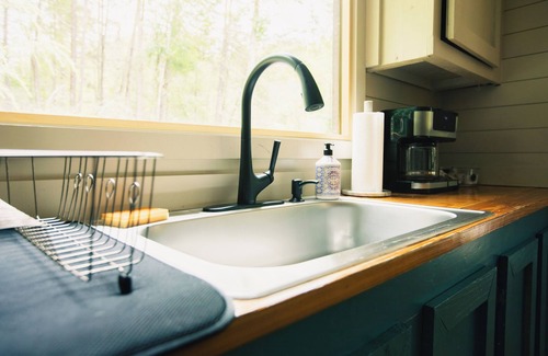 Dahlonega Cabin | Riverstone Cottage: Cozy Riverfront Retreat