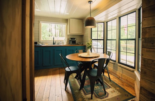Dahlonega Cabin | Riverstone Cottage: Cozy Riverfront Retreat