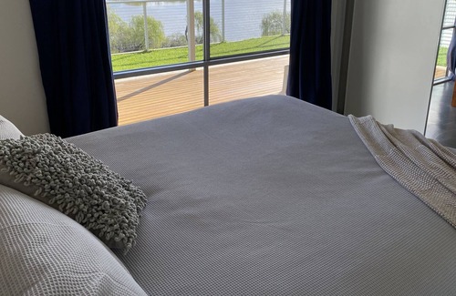 Seymour House | Rivertime - Life's Better by The River & The Bend