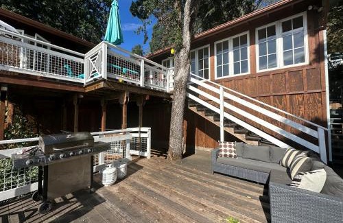 Clear Lake House | RnR on the Lake - an oasis in nature!