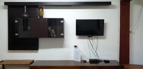 Haifa Apartment | Road to the beach Apartment by Domik