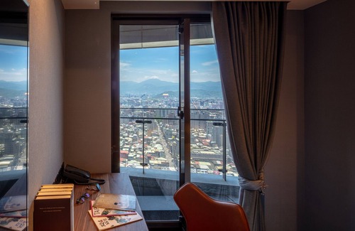 Zhongzheng House | Roaders Plus Hotel Taipei Station
