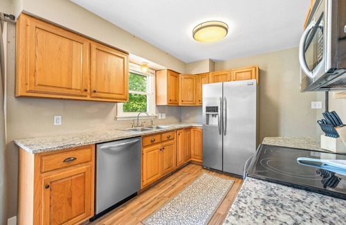 Columbus House | Roadmap Lodging: Bar & Chill, Centrally Located, Fenced Backyard