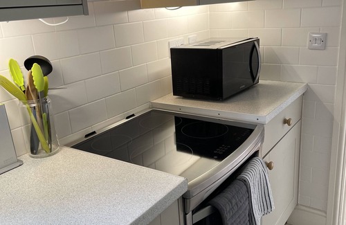 Great Limber House | Roadside Cottage - Period Property in Beautiful Rural Location