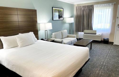 Downtown Zephyrhills Hotel | Roadstar Hotel Zephyrhills