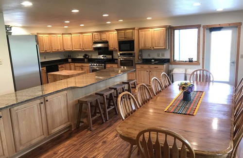 Moccasin House | Roam. Relax. Recharge.