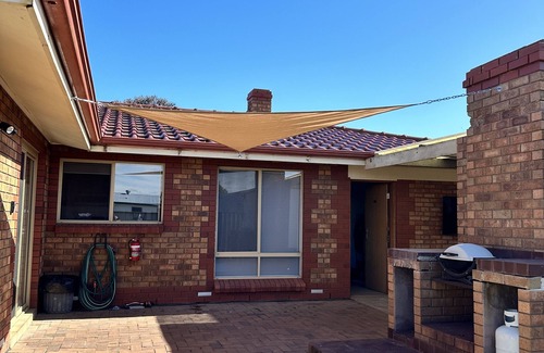 Dalrymple House | Robertsons Rest - Comfortable 3 bedroom holiday home. Off Peak Special!