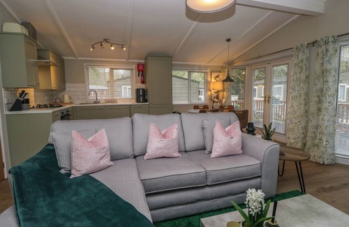 Troutbeck Bridge Cottage | ROBIN'S LODGE, family friendly, with pool in Troutbeck Bridge